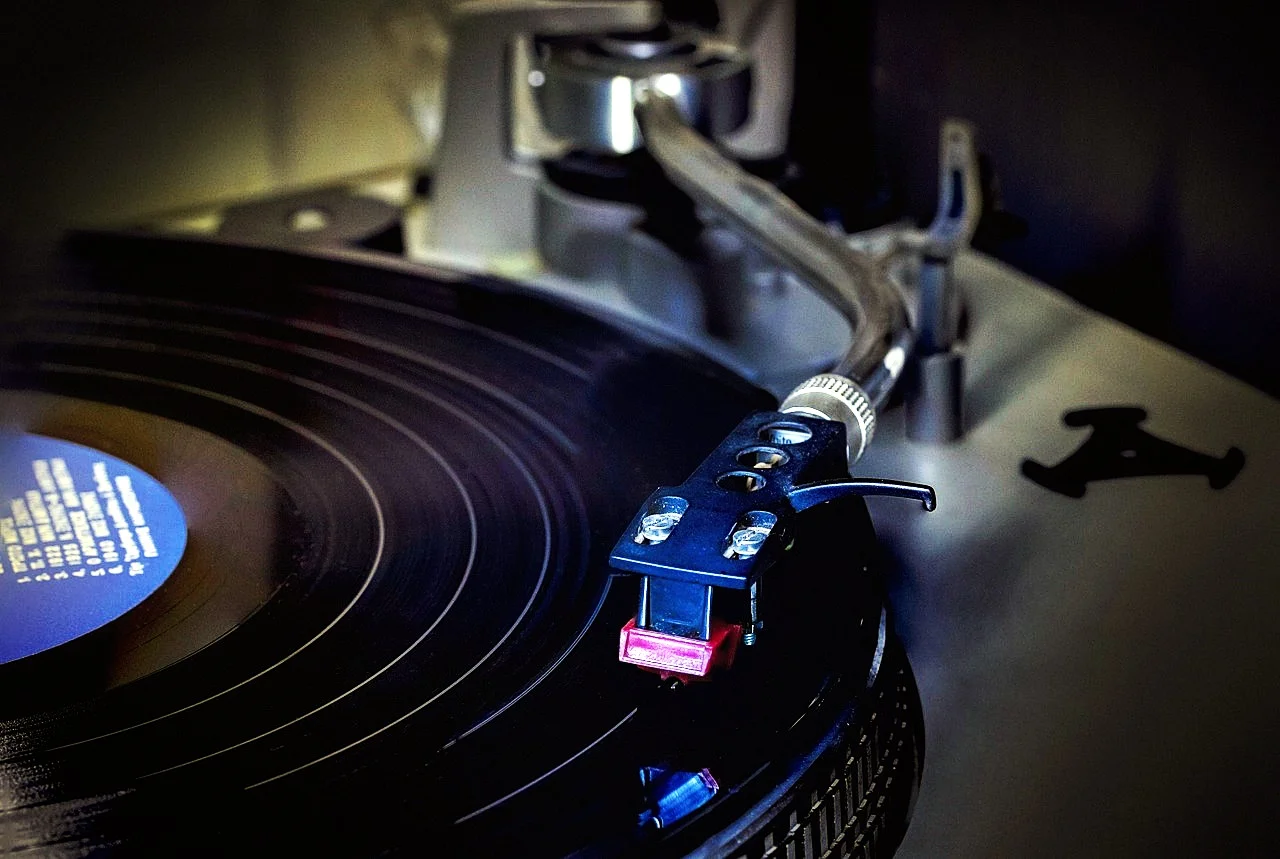 El regreso del sonido analógico, vive la magia del disco de vinilo